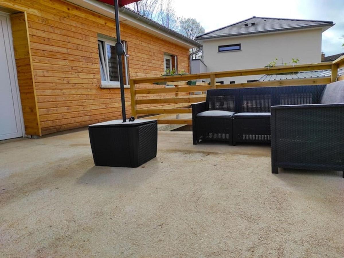 Cozy Holiday Home In Givonne Exteriör bild